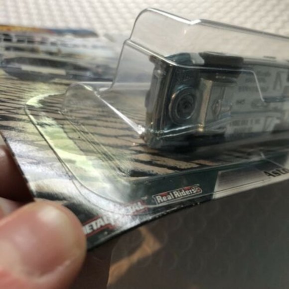 Hot Wheels Real Riders Fast & Furious Aston Martin DB5 Gray New with Defects - Picture 4 of 12